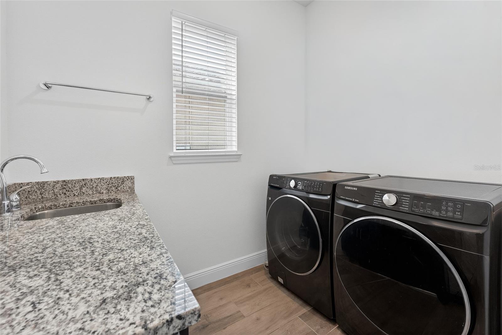 19076 Planetree St Property Photo 29