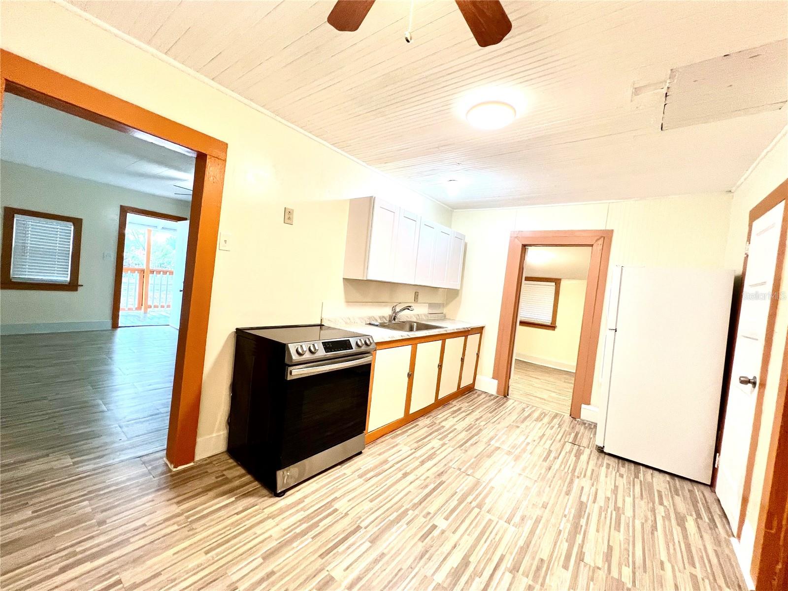 343 Weaver Ave Property Photo 9
