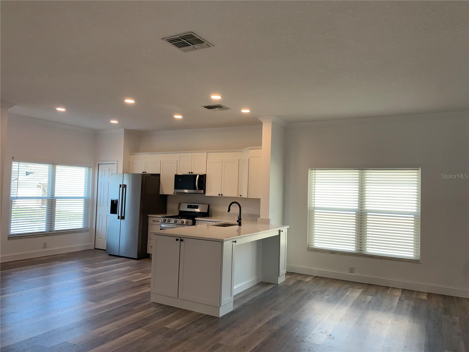 133 Jaybee Ave Property Photo 4