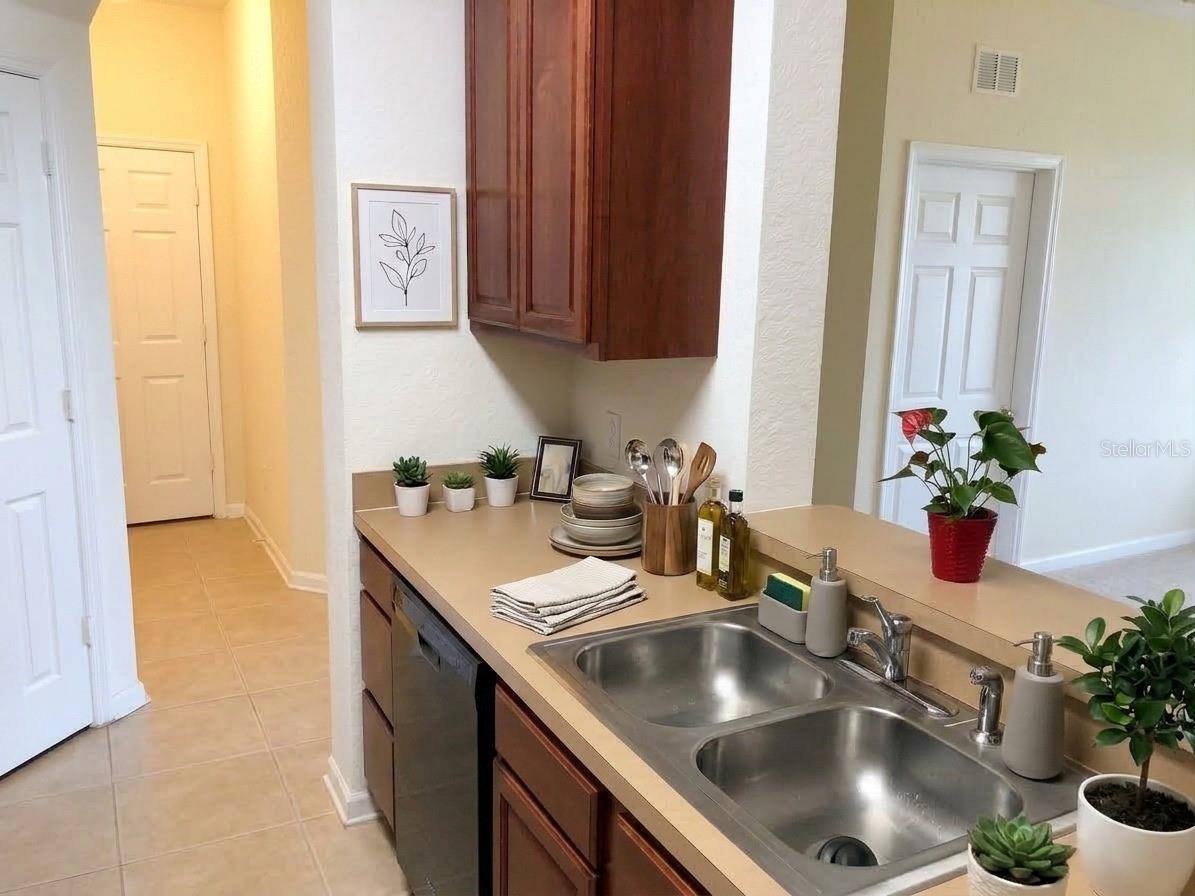 2484 San Tecla St #402 Property Photo 10