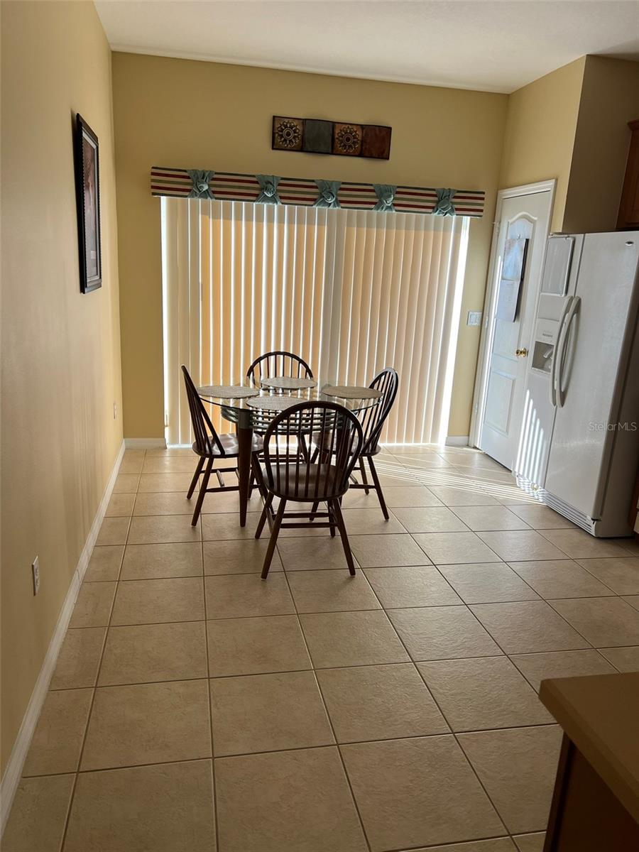 948 Hacienda Cir Property Photo 8