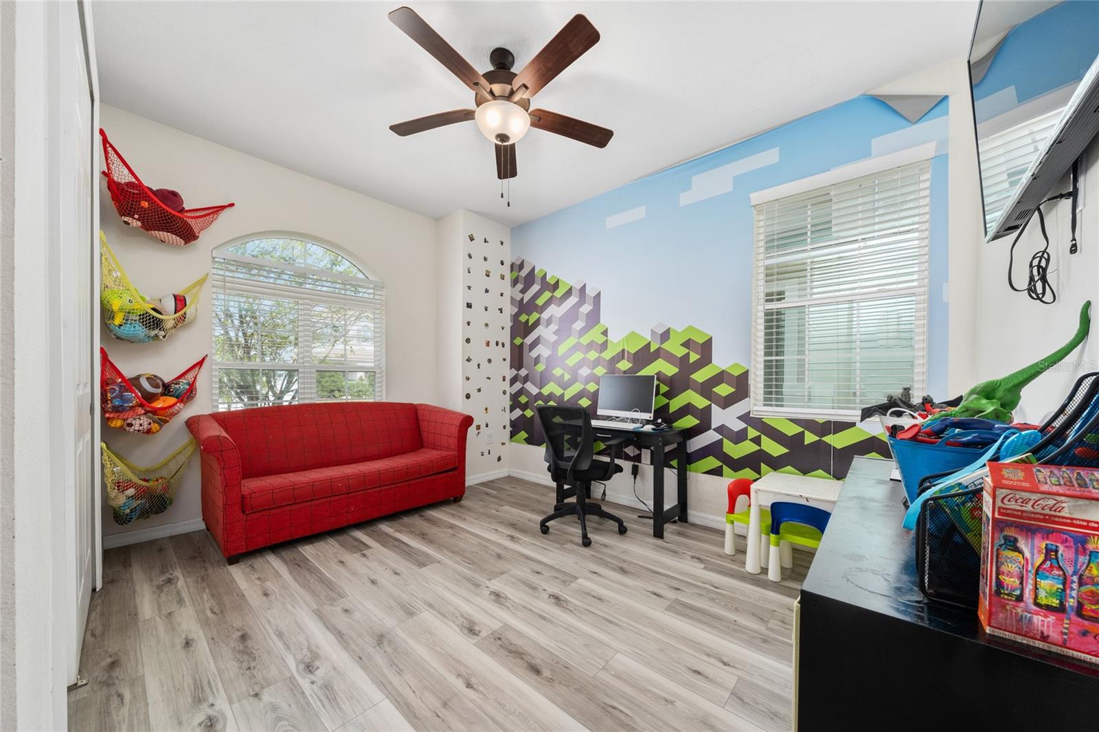 2121 Avian Loop Property Photo 10