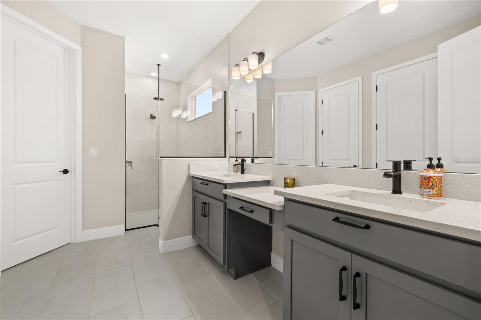 4542 Lions Gate Ave Property Photo 19