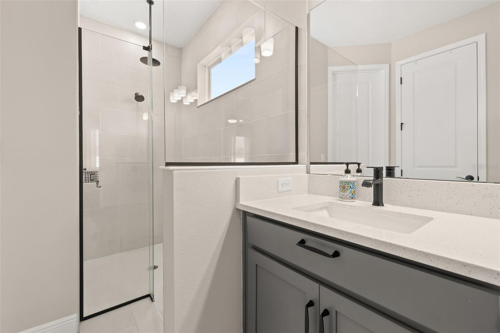 4542 Lions Gate Ave Property Photo 20