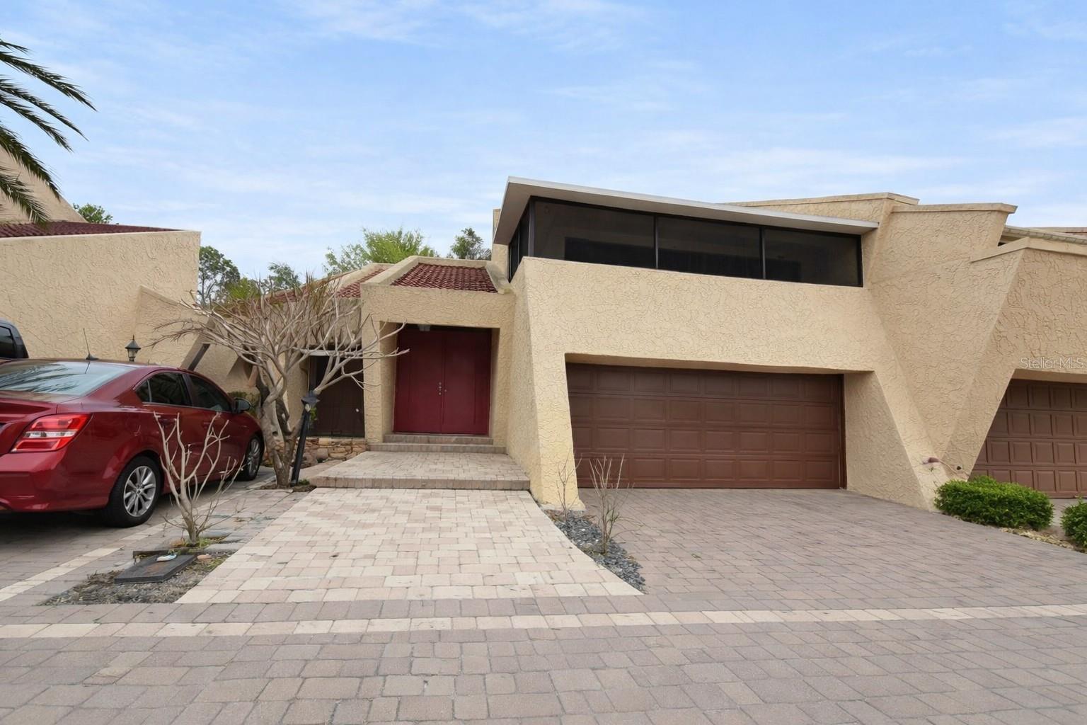28 CASARENA CT