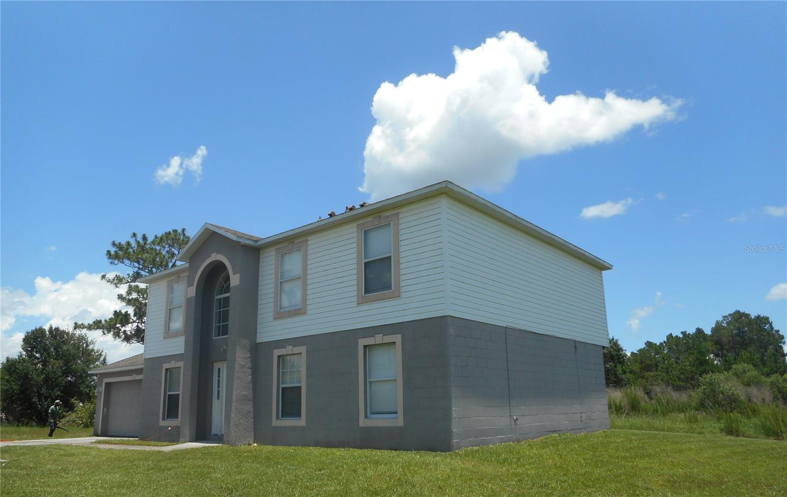 950 Derbyshire Dr Property Photo 3