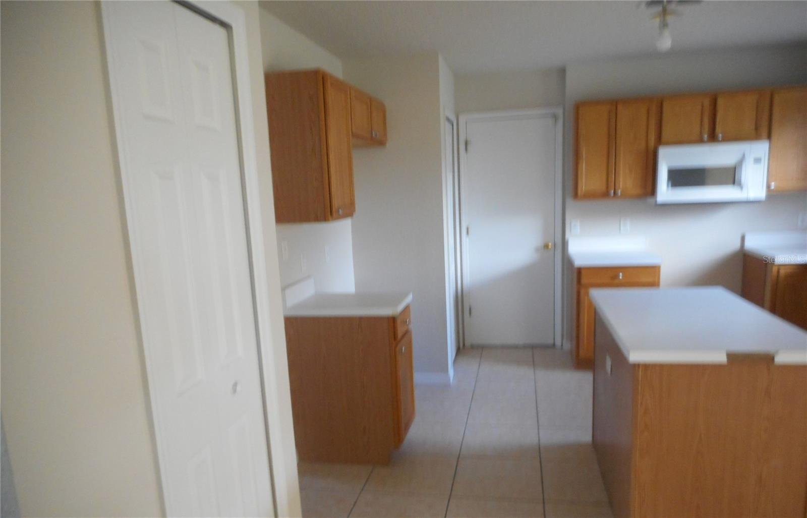 950 Derbyshire Dr Property Photo 8