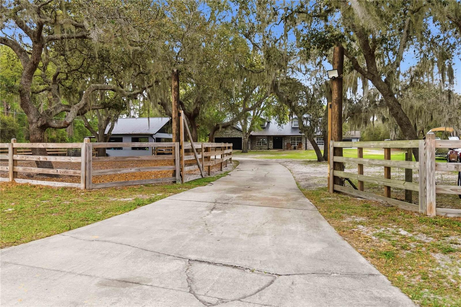 1785 Sundance Dr Property Photo 3