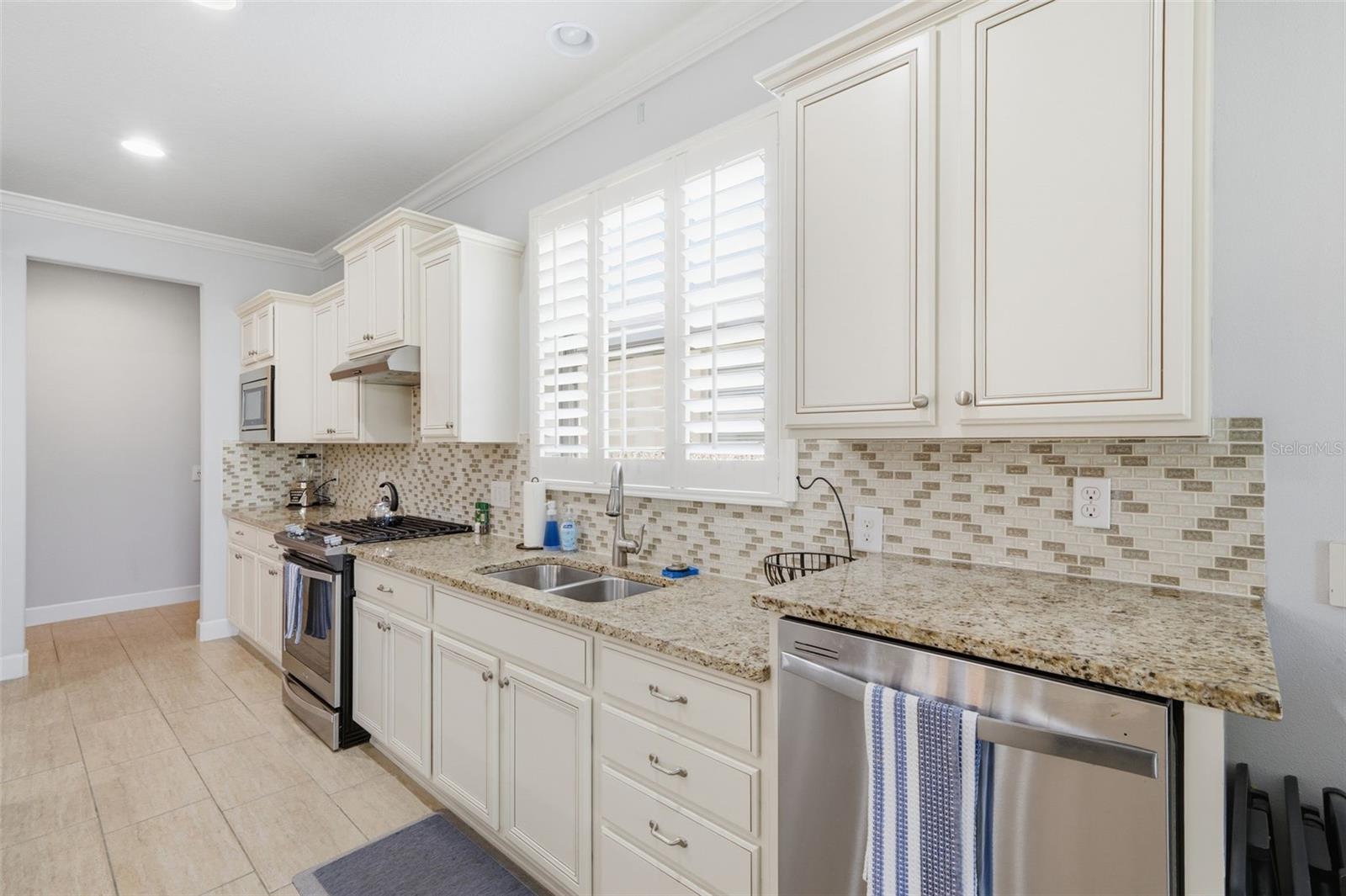 112 Castellon Ct Property Photo 22