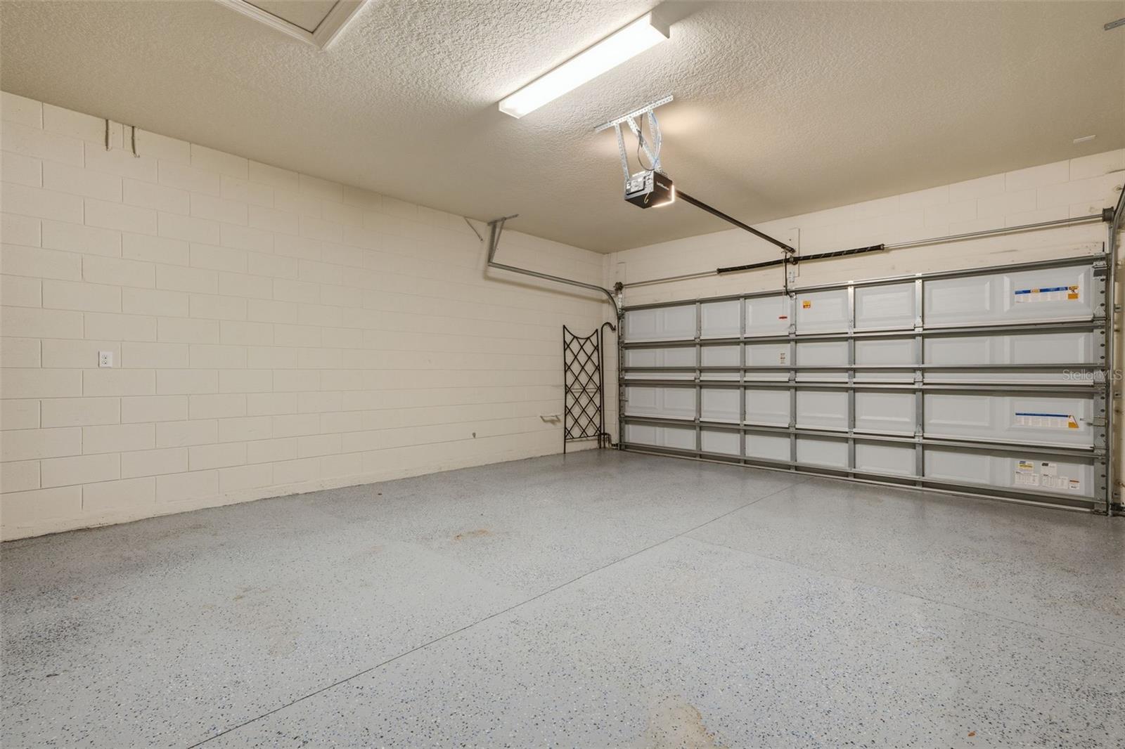112 Castellon Ct Property Photo 39