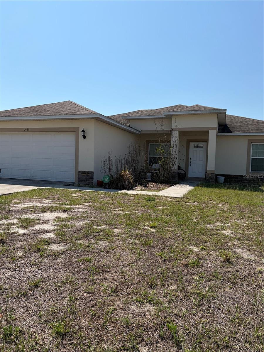 1939 Manatee Dr Property Photo 3
