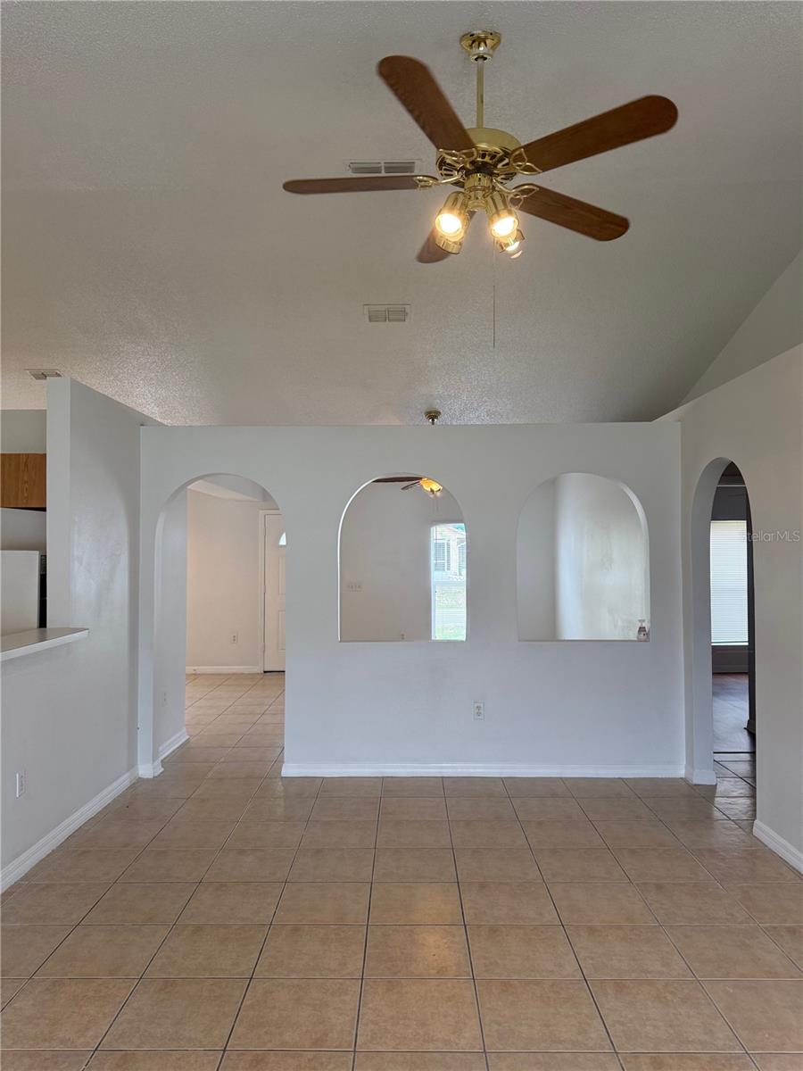 405 Francisco Way Property Photo 3