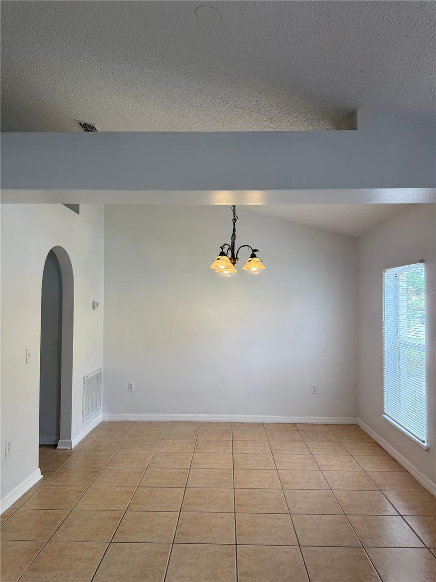 405 Francisco Way Property Photo 5
