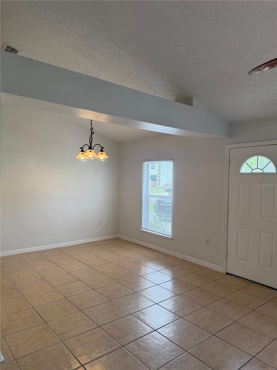 405 Francisco Way Property Photo 8