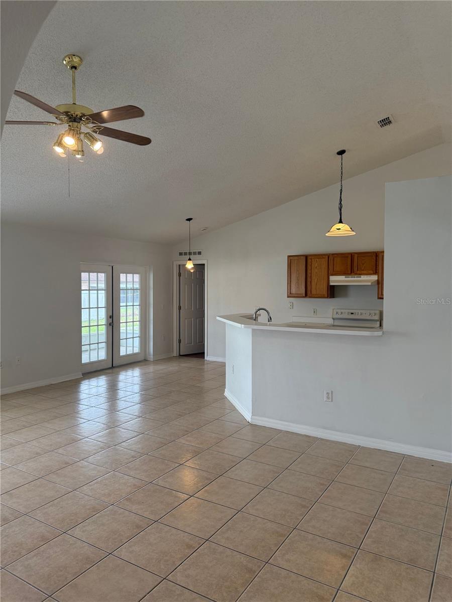 405 Francisco Way Property Photo 13