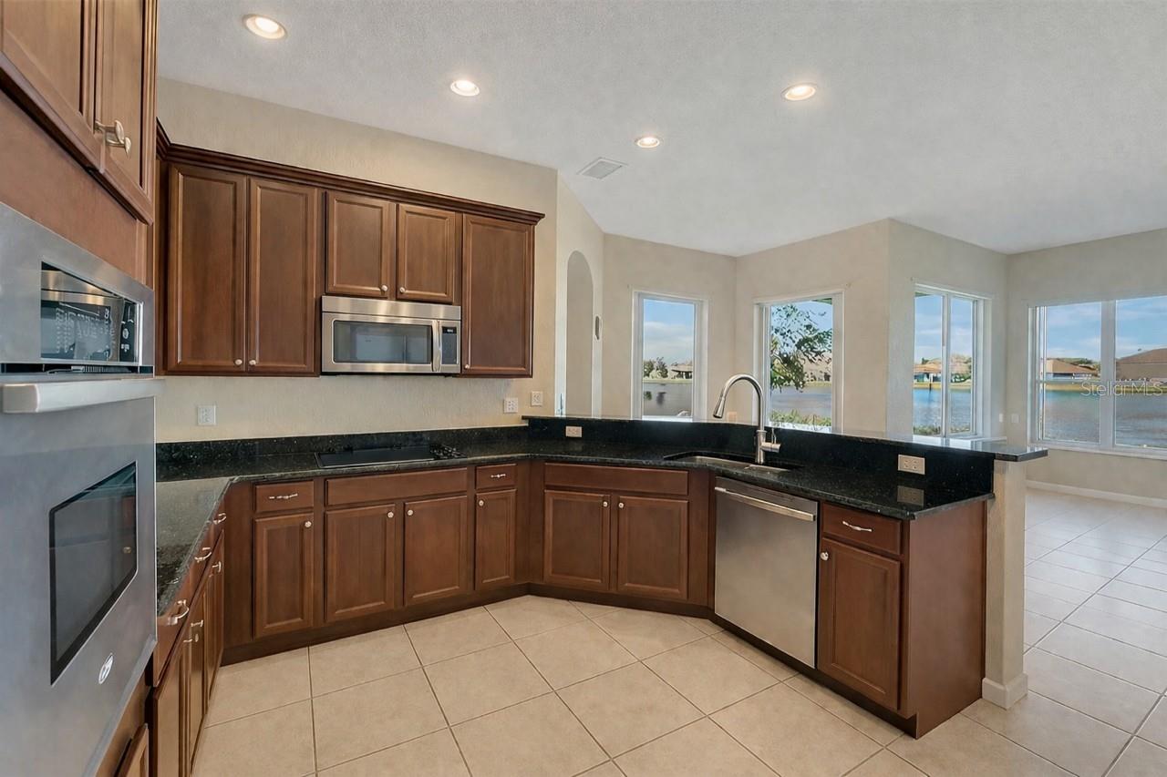 3821 Shoreview Dr Property Photo 7