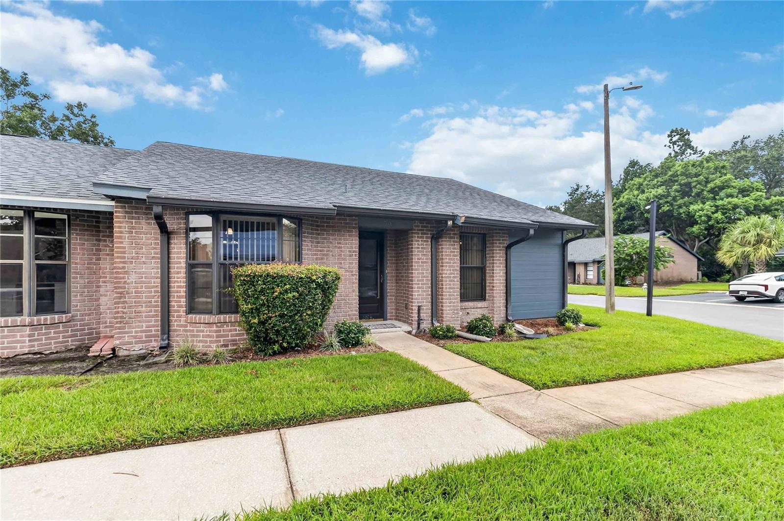 2791 King Oak Cir Property Photo 3