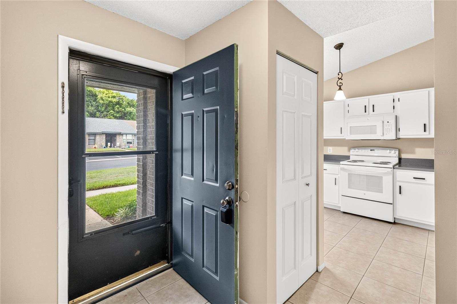 2791 King Oak Cir Property Photo 4