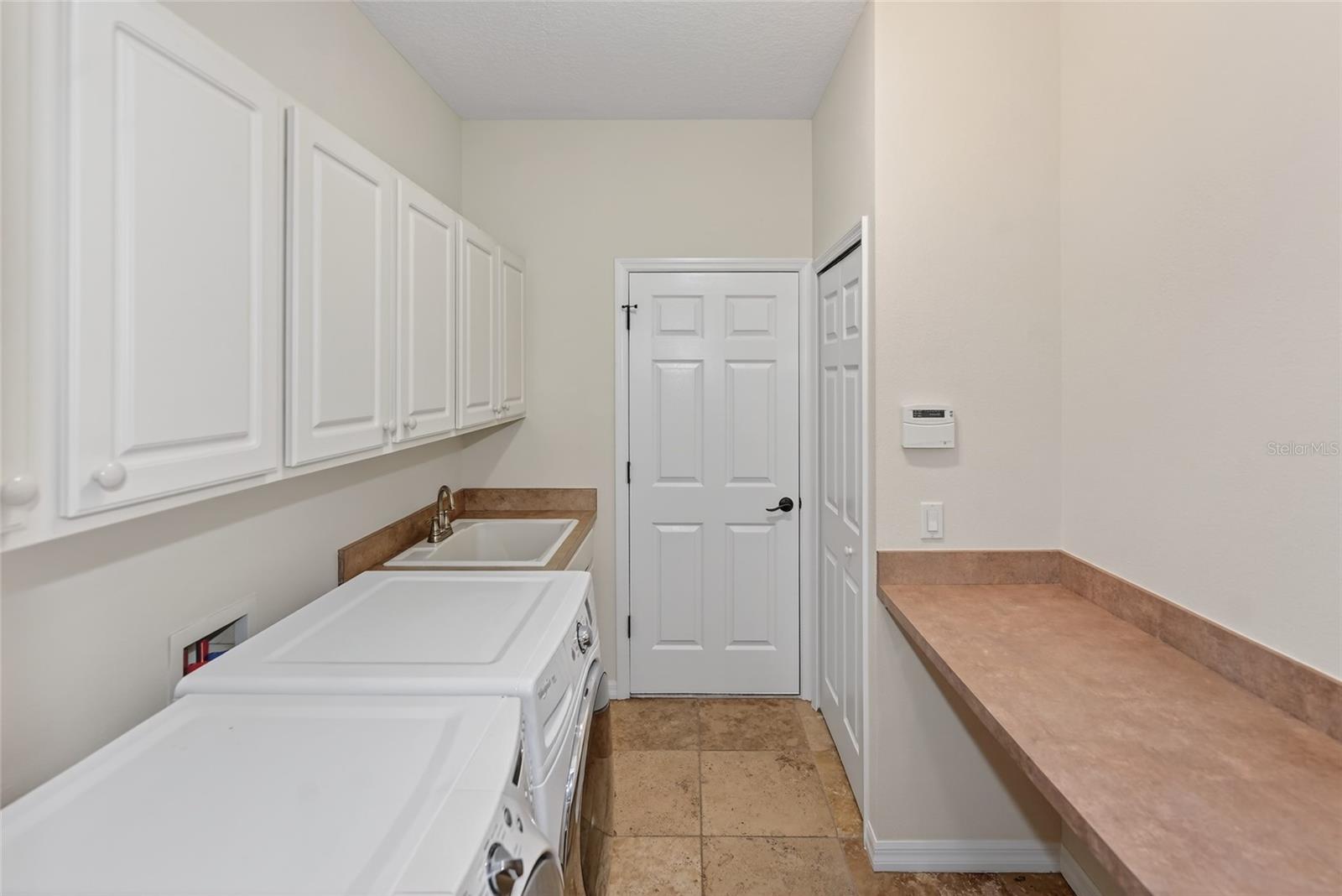 8124 Tabbystone Pl Property Photo 43