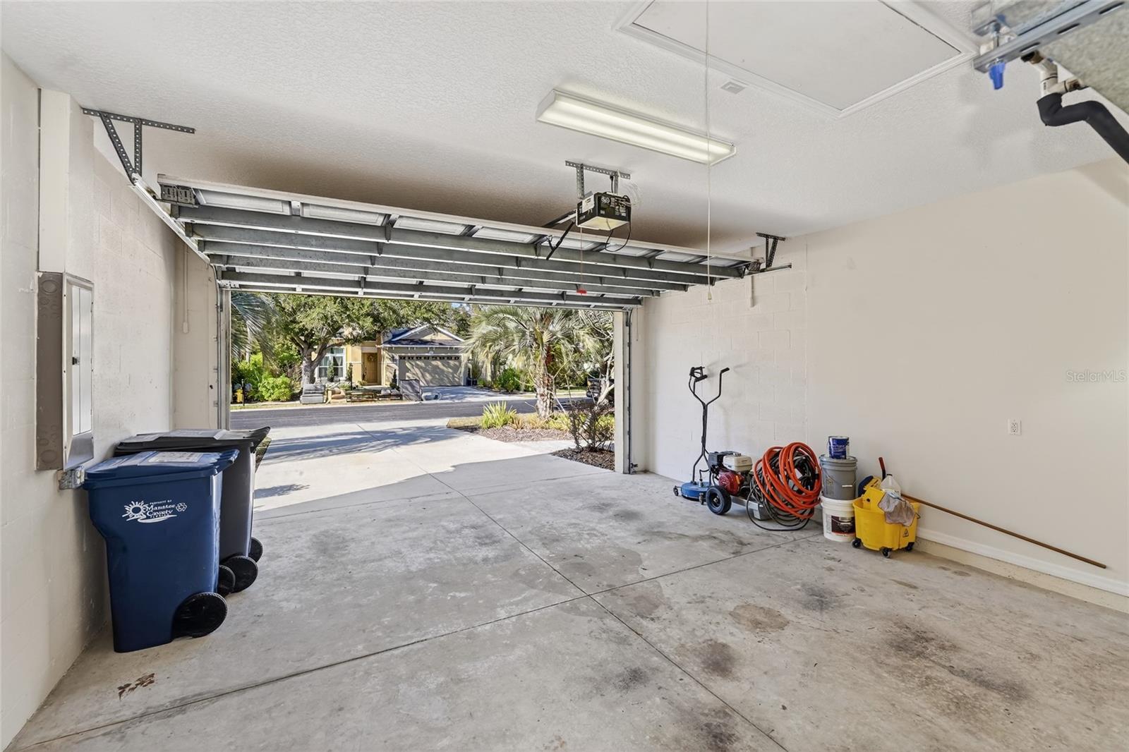 8124 Tabbystone Pl Property Photo 44