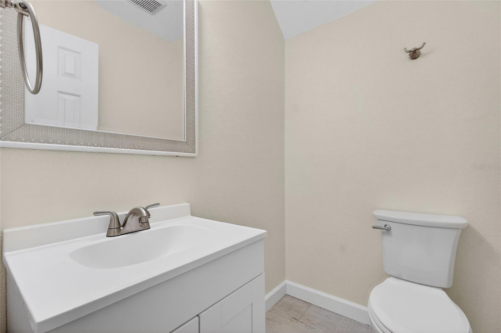 105 Grace Ave Property Photo 21