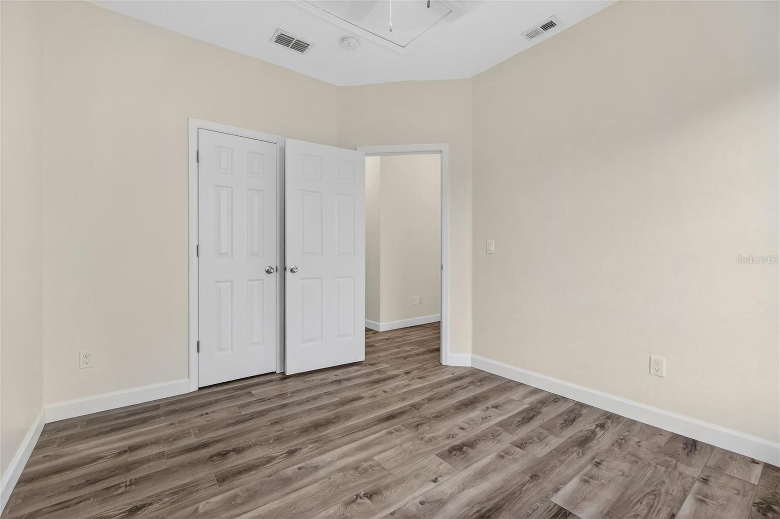 105 Grace Ave Property Photo 26