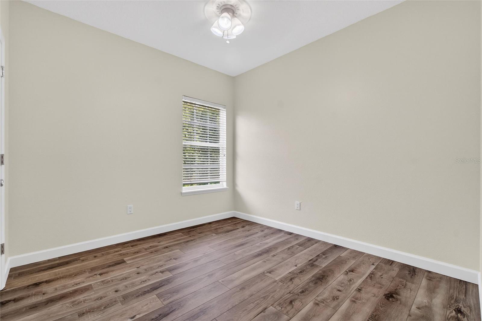 105 Grace Ave Property Photo 27
