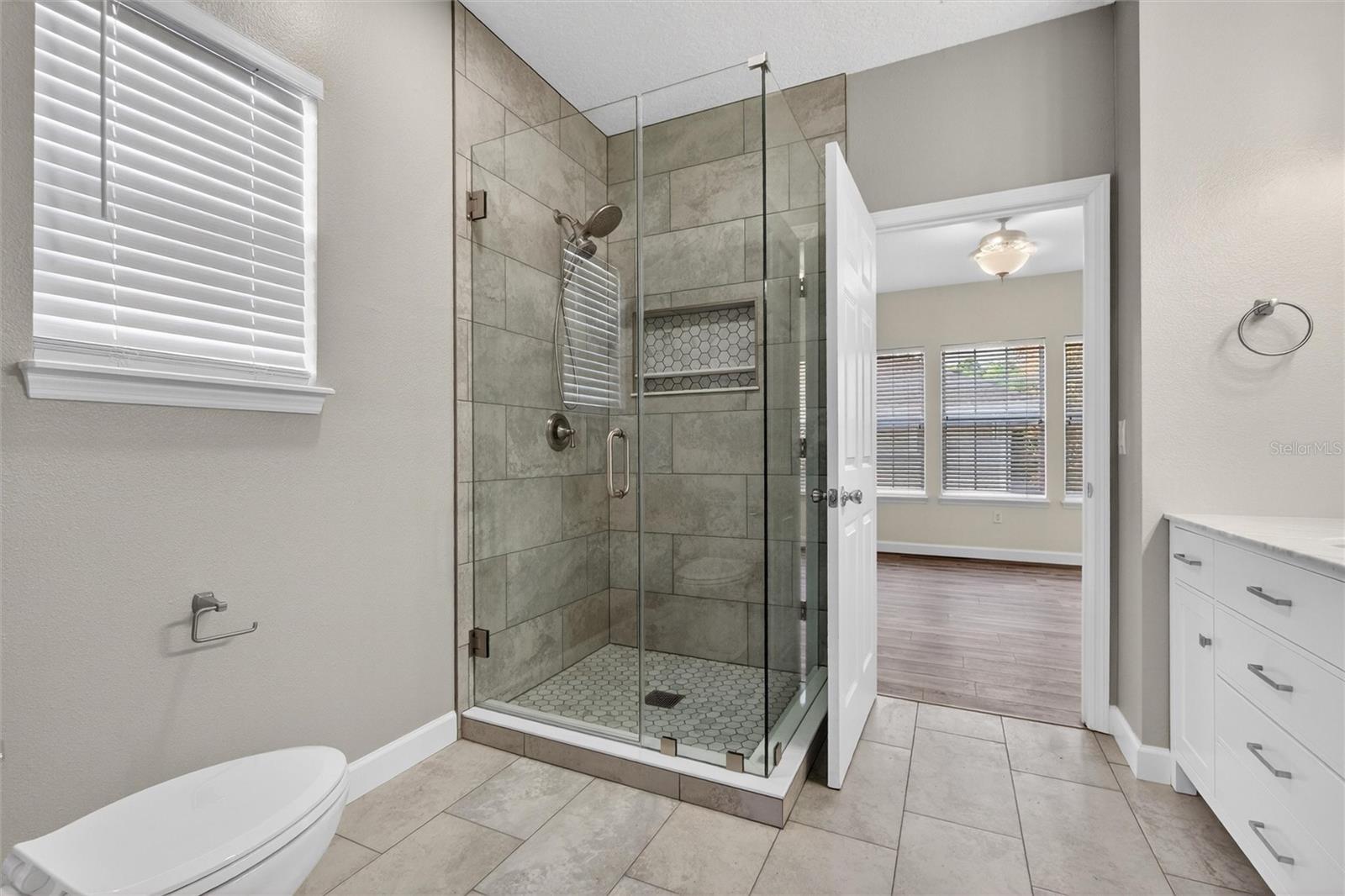 105 Grace Ave Property Photo 37