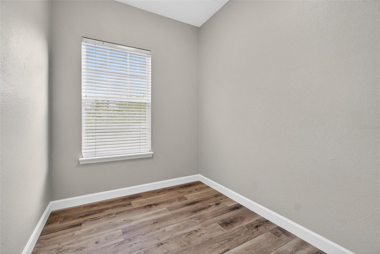 105 Grace Ave Property Photo 40
