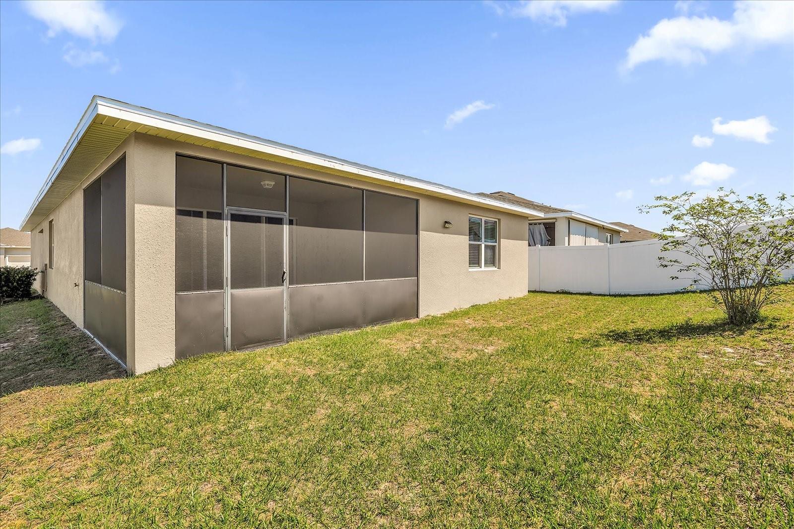 551 Lake Smart Blvd Property Photo 16