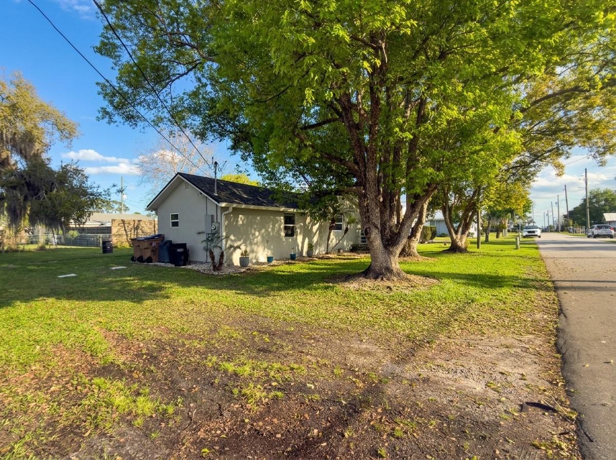 1611 Salmon St Property Photo 5