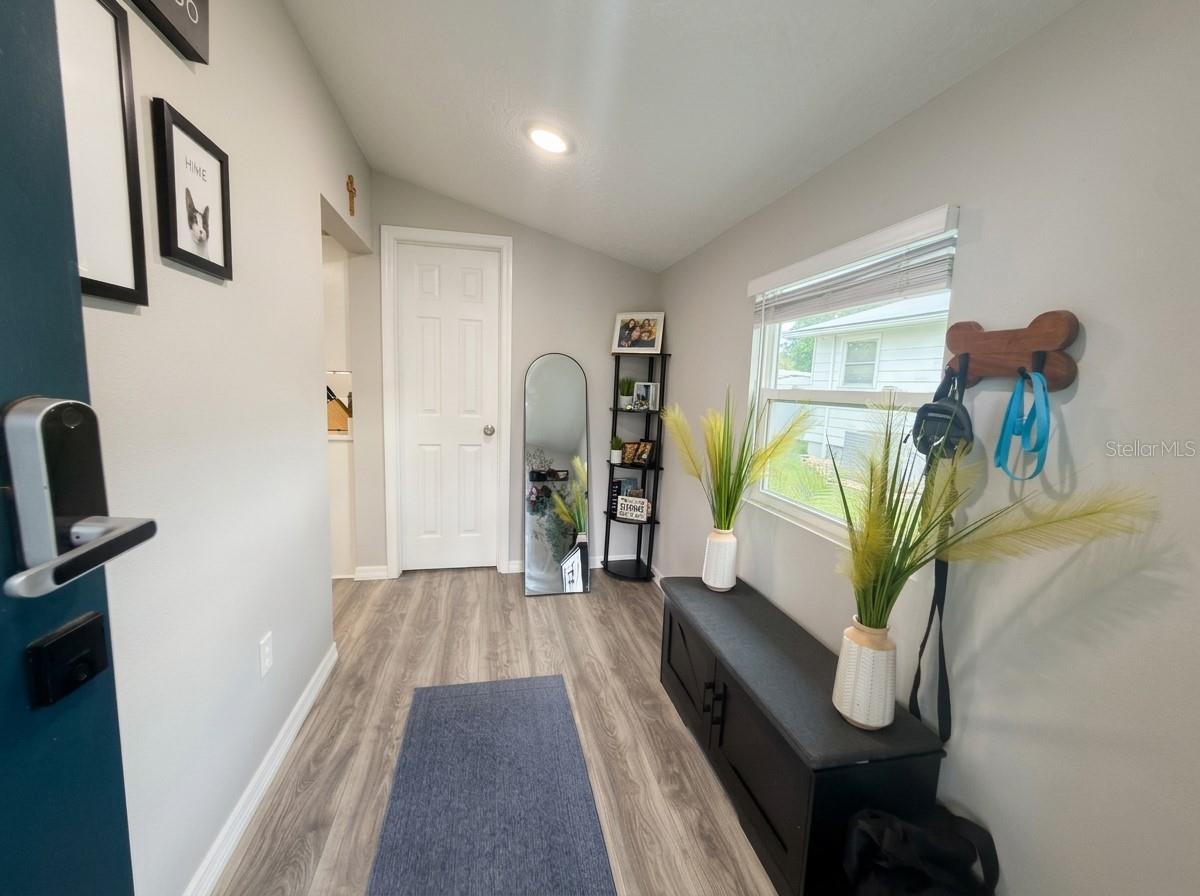 1611 Salmon St Property Photo 6