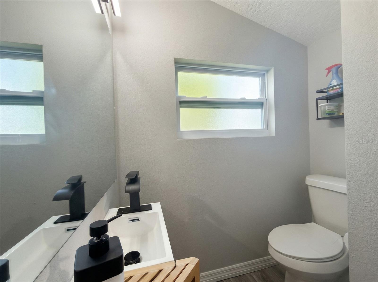1611 Salmon St Property Photo 24