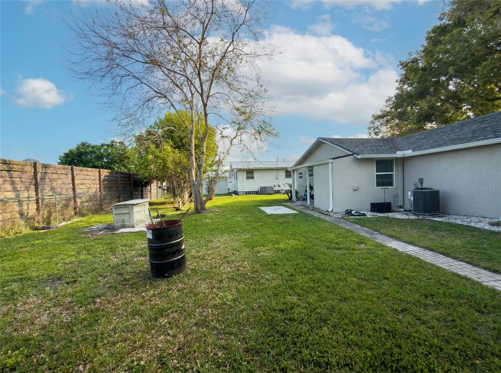 1611 Salmon St Property Photo 29