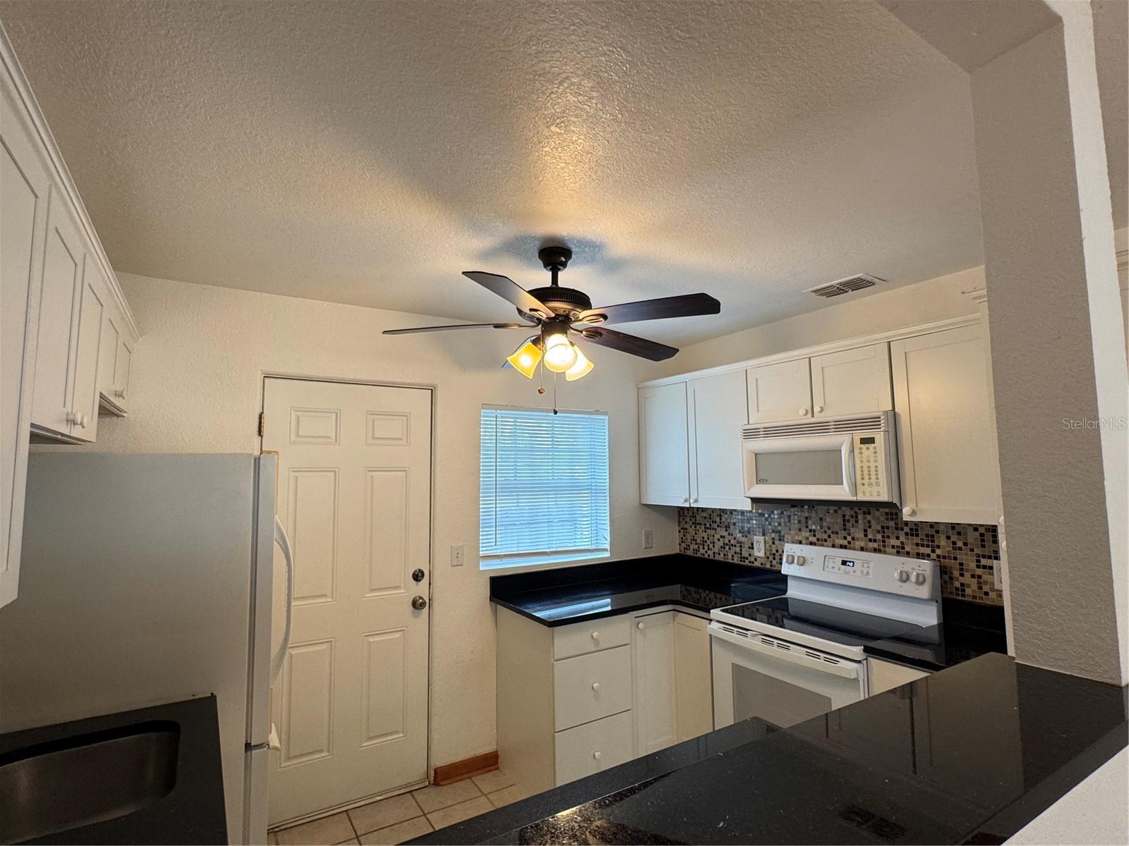 4418 Eli St Property Photo 4