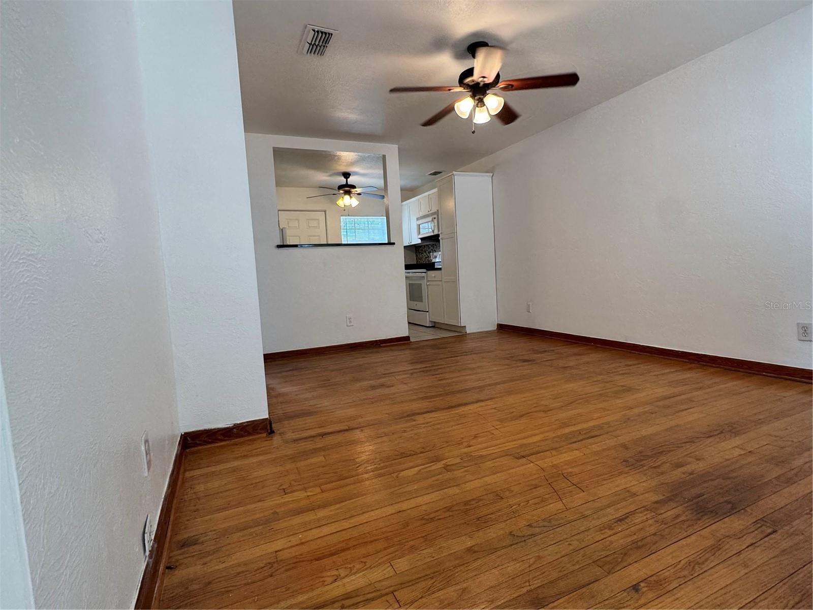 4418 Eli St Property Photo 6