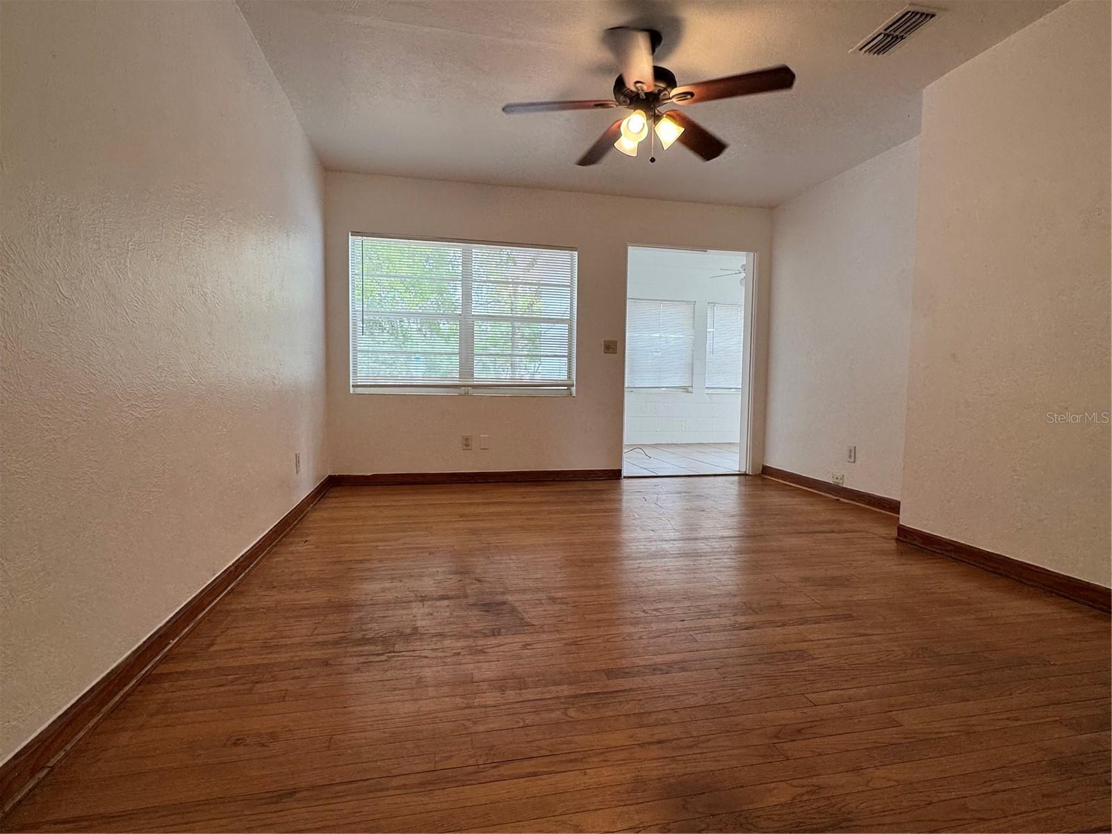 4418 Eli St Property Photo 7