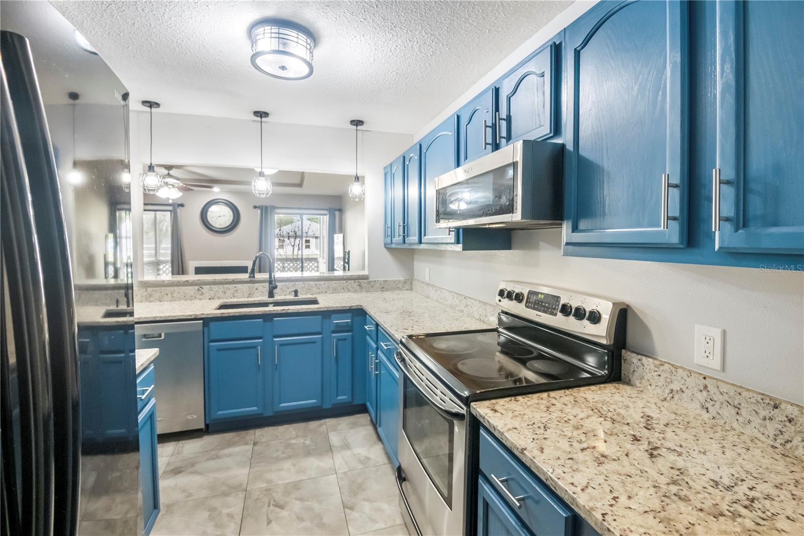 321 Orange Blossom Dr Property Photo 7