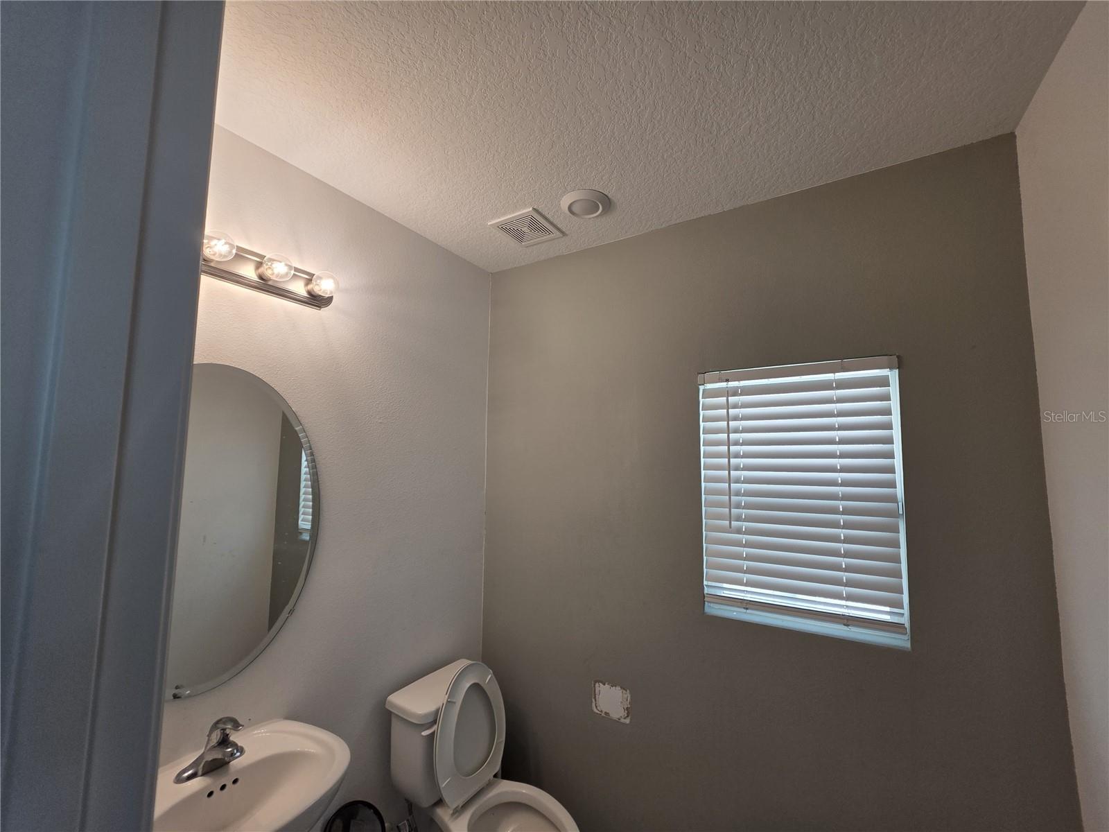 5721 Sagunto Dr Property Photo 4