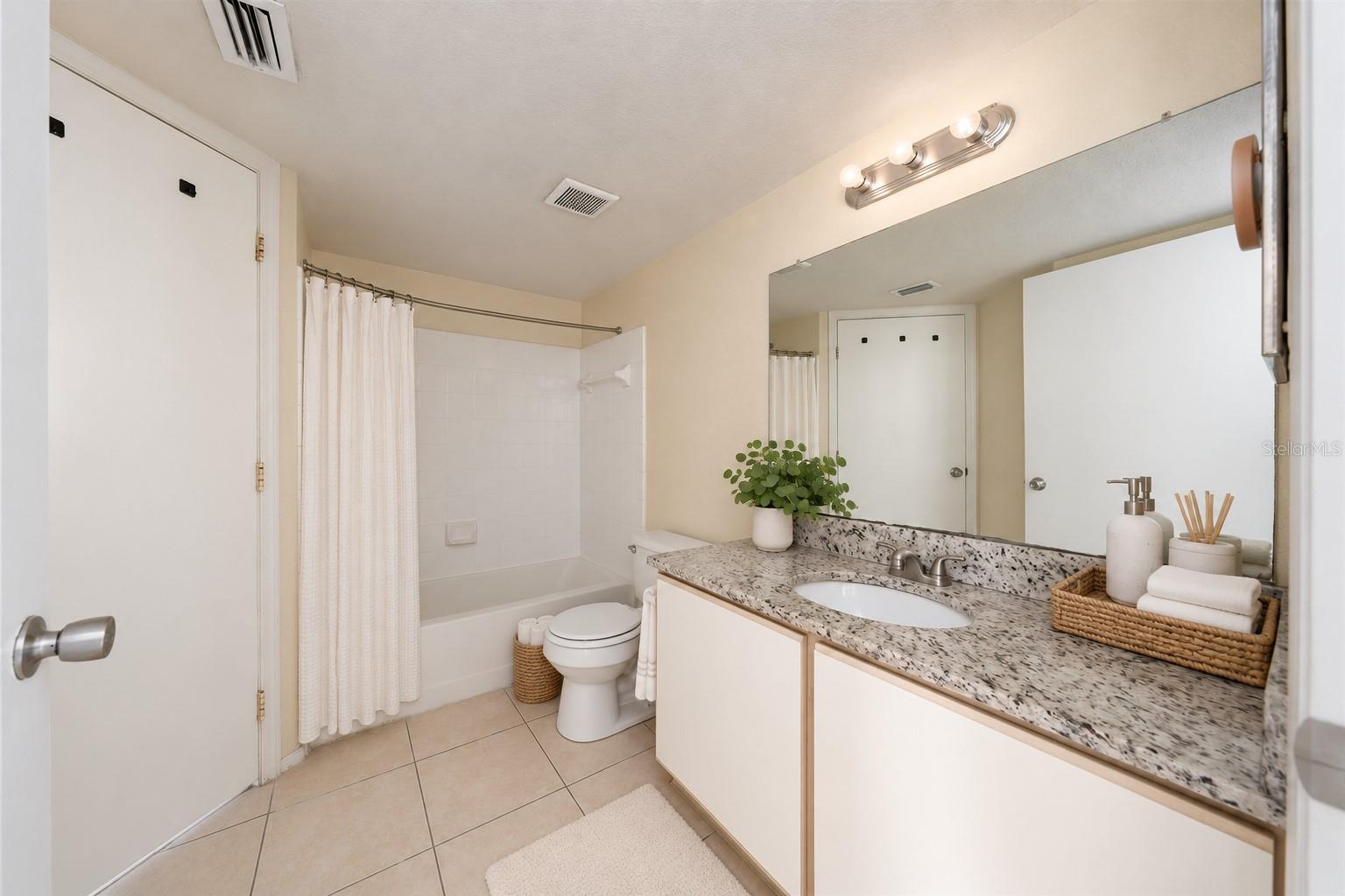 2201 Key West Ct #328 Property Photo 13