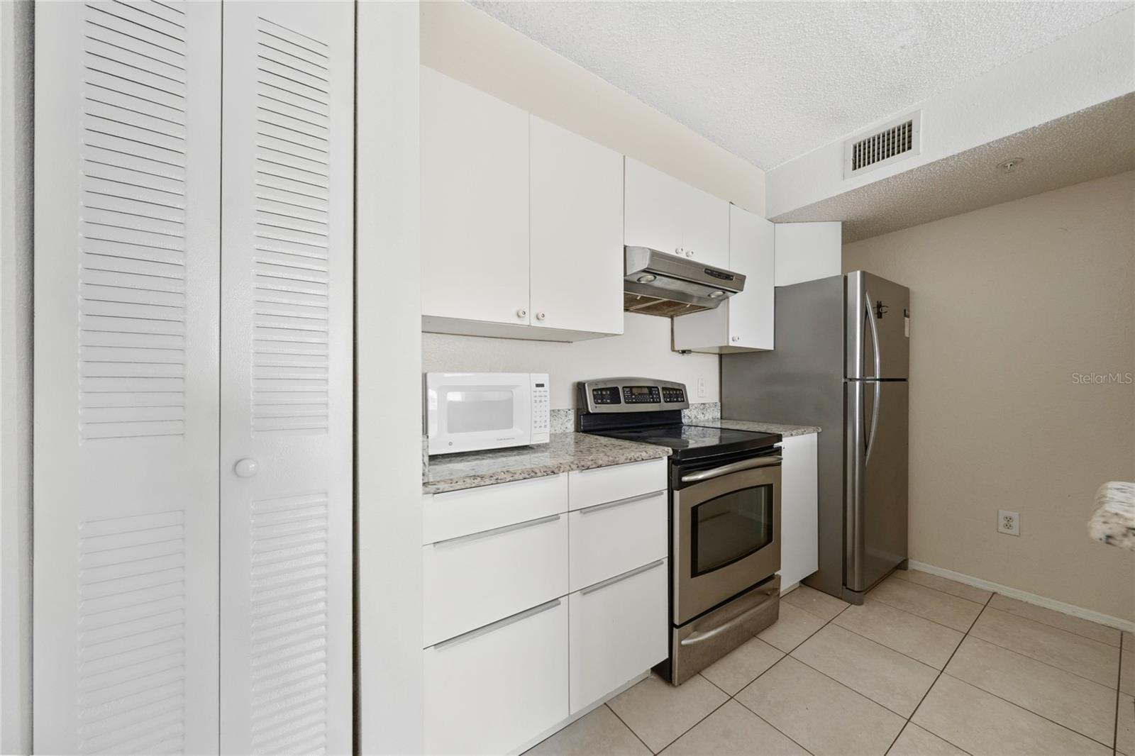 2201 Key West Ct #328 Property Photo 27