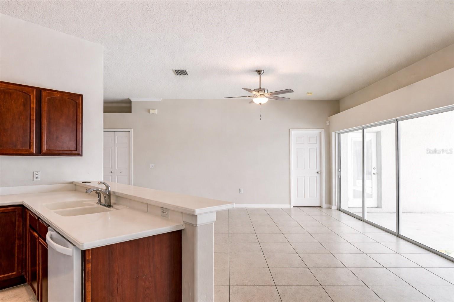 6002 Renaissance Ct Property Photo 10