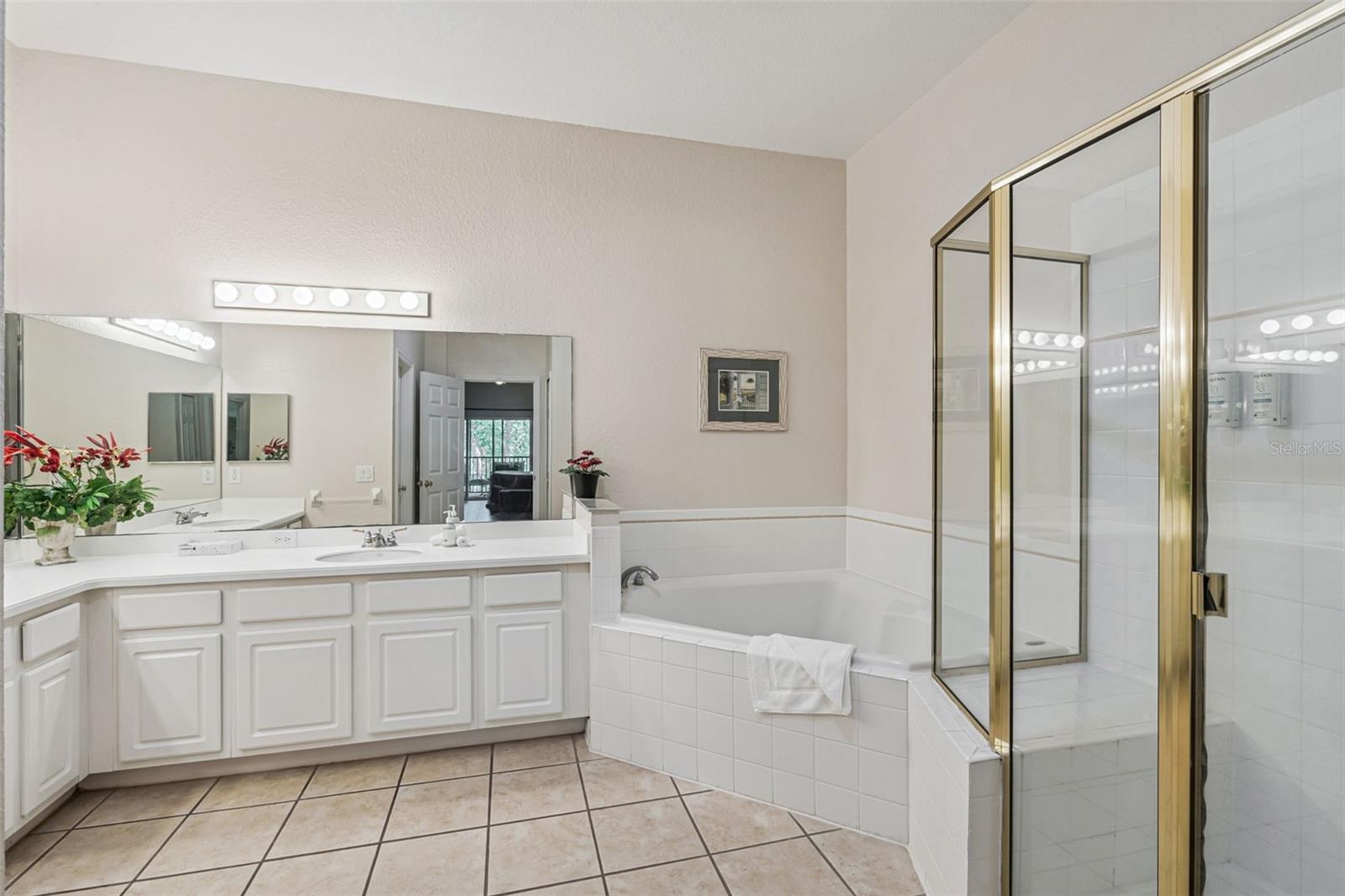 810 Lucaya Loop Property Photo 23