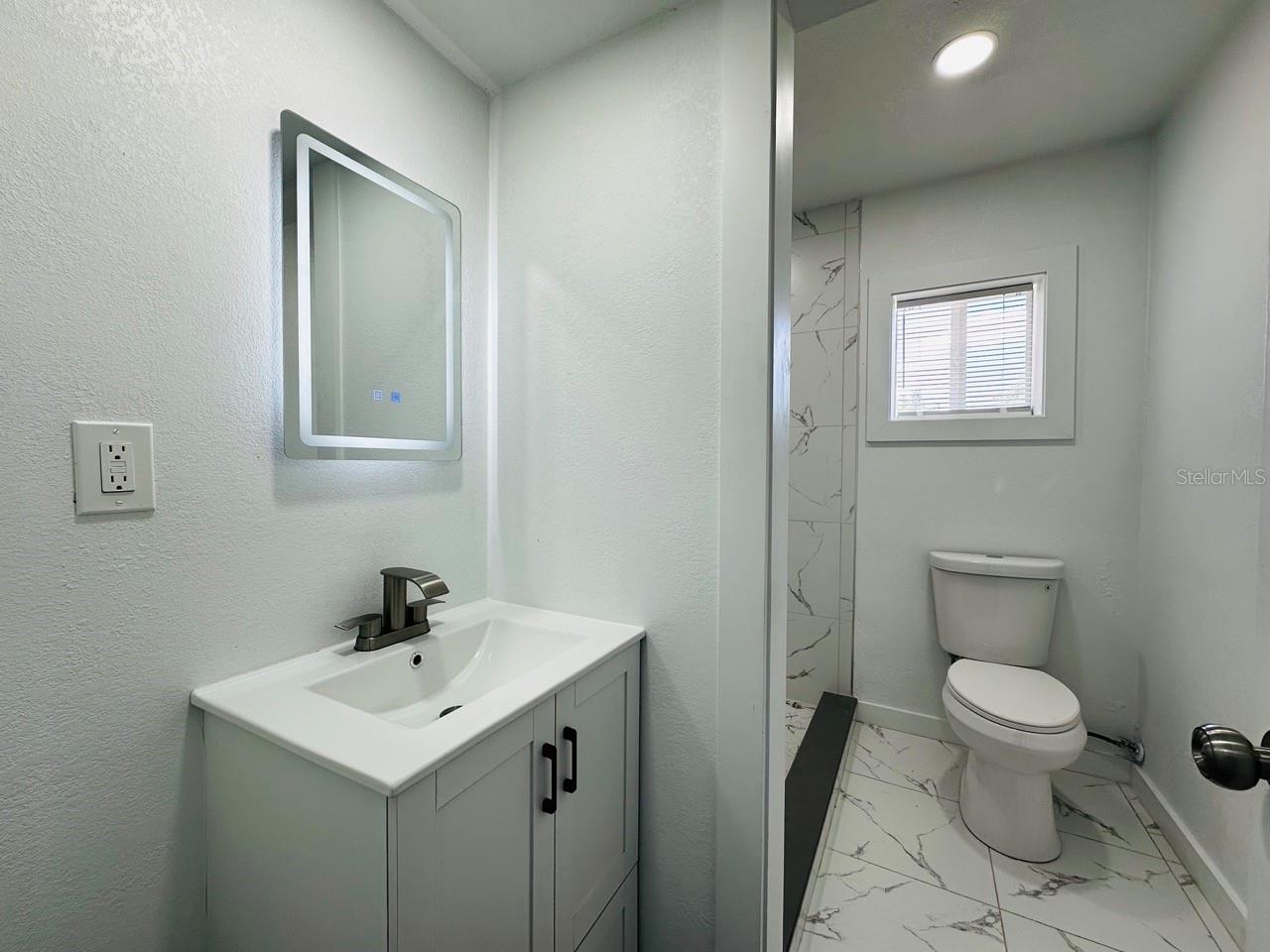136 Lynbrook Dr Property Photo 12