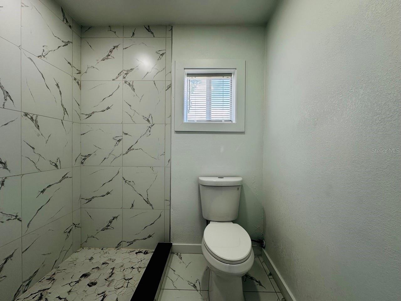 136 Lynbrook Dr Property Photo 14