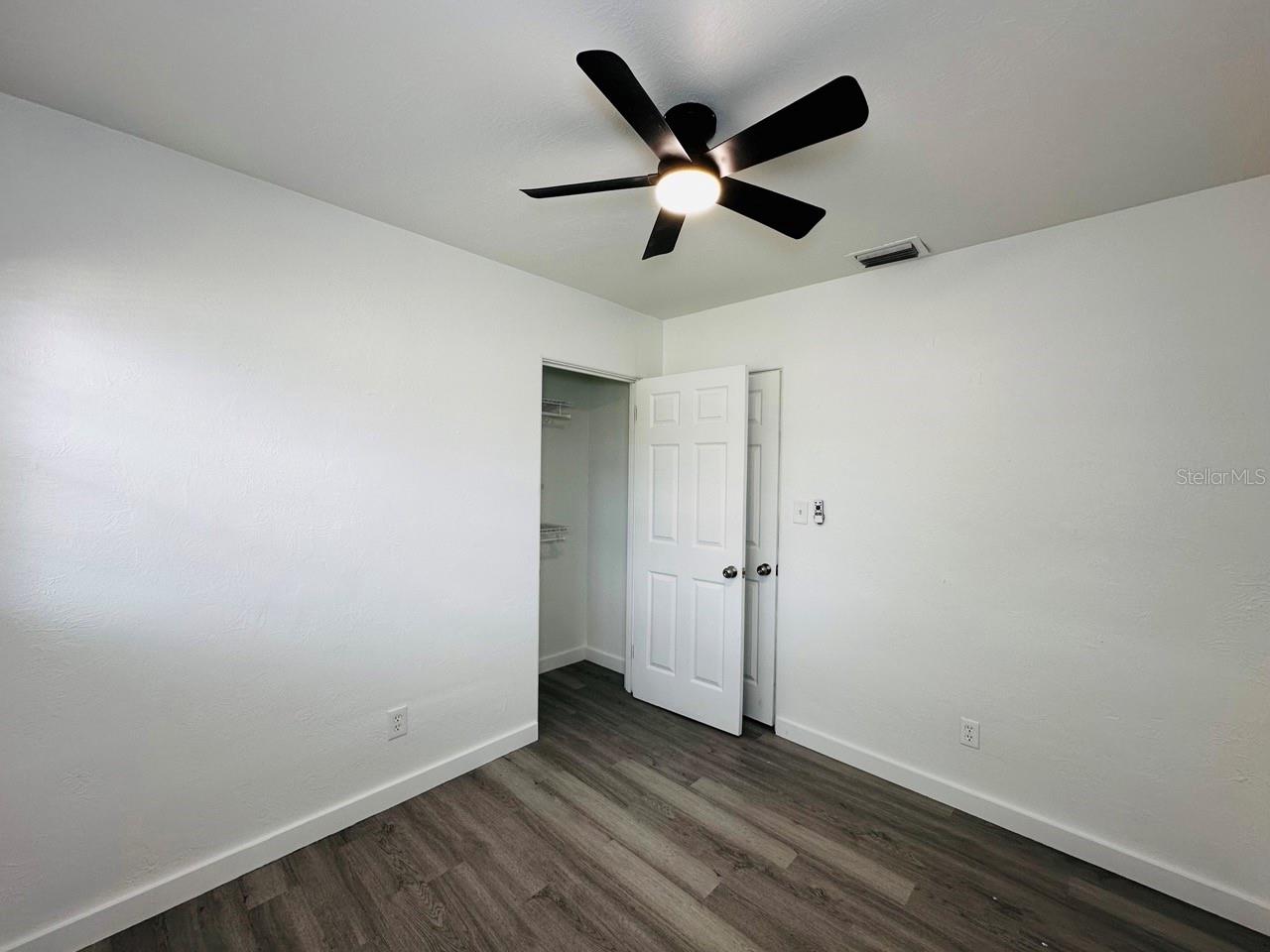 136 Lynbrook Dr Property Photo 17
