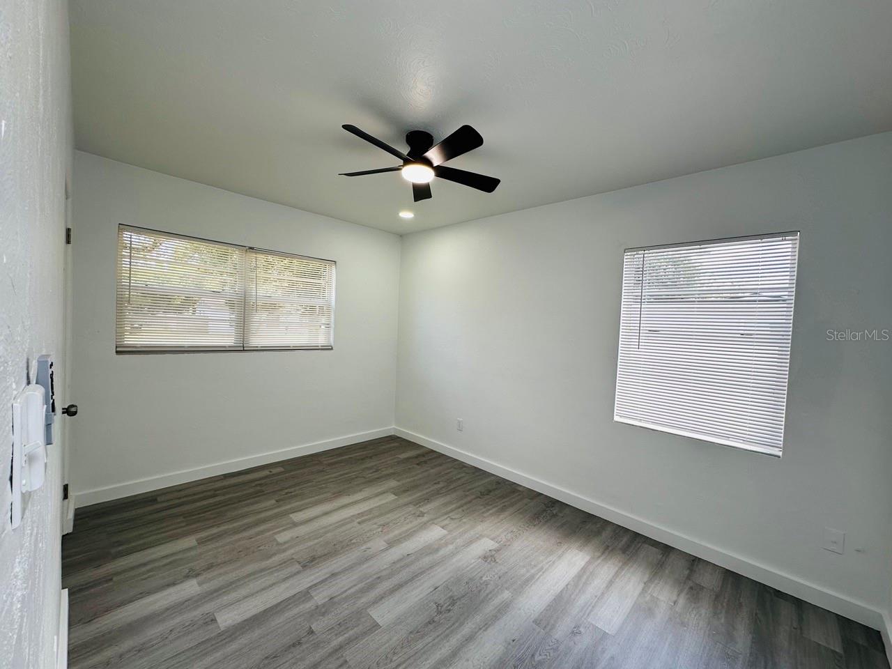 136 Lynbrook Dr Property Photo 18