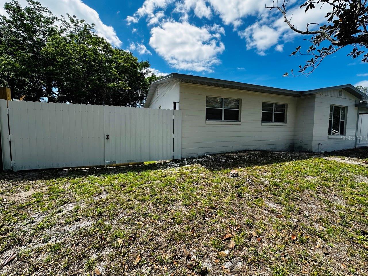 136 Lynbrook Dr Property Photo 30