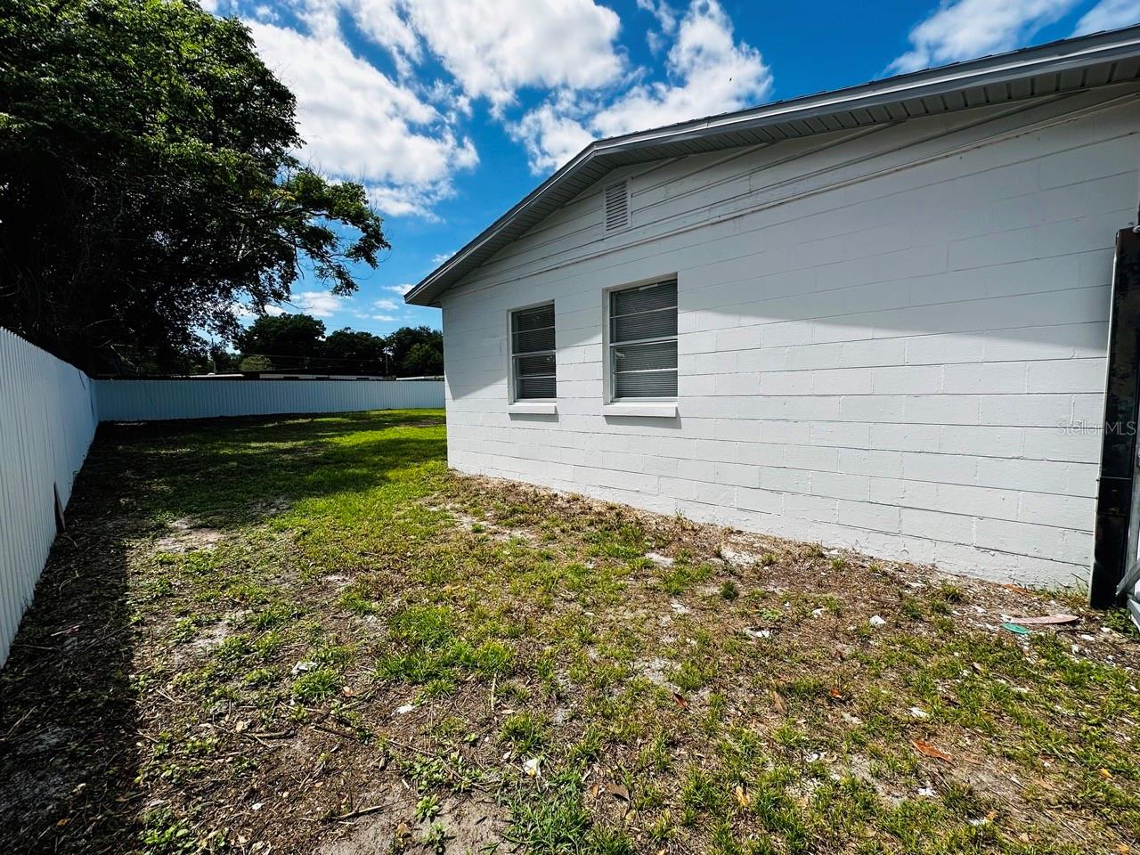 136 Lynbrook Dr Property Photo 31