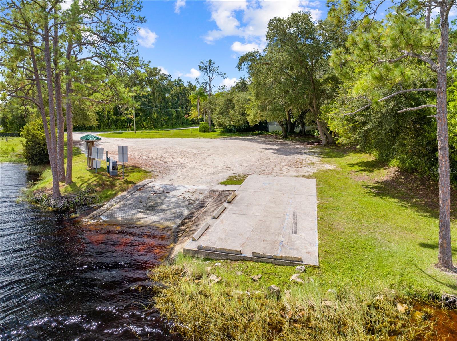 Burton Dr Property Photo 8